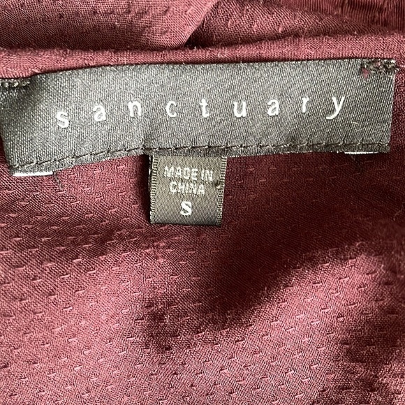 Sanctuary Burgundy Keyhole Tie Top - Picture 5 of 6